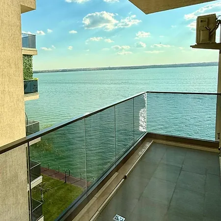 Viva Solid House * Mamaia